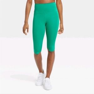 All In Motion Sculpt Ultra High-Rise Capri Leggings